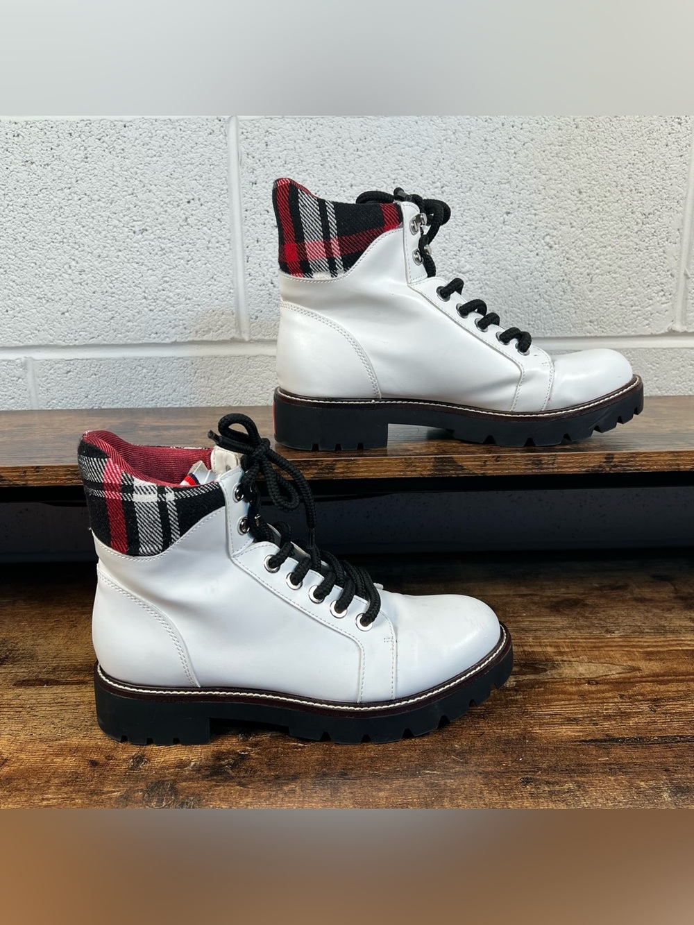 Tommy Hilfiger Boots White Plaid Trim Leda2 Faux Leather Winter Combat Women 8.5